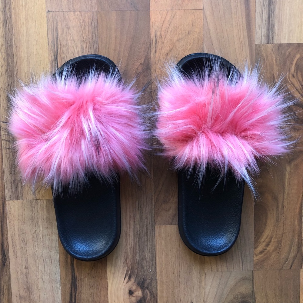 🌴 BOGO FREE Pink furry pool slides - Picture 2 of 3